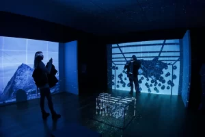 lights-art-black-room
