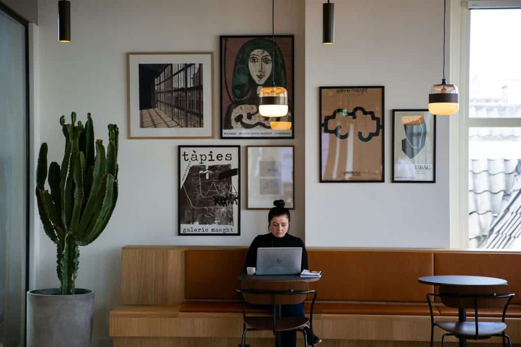 girl with laptop